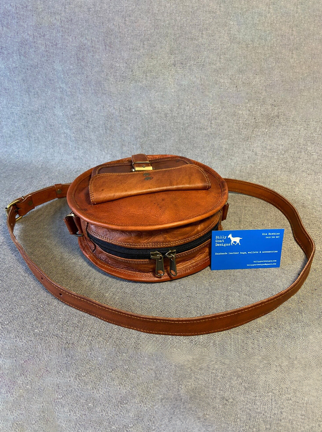 Billy Goat Designs - Leather Circle Shoulder Bag w/ Zip - Medium 11" (R11PZ)