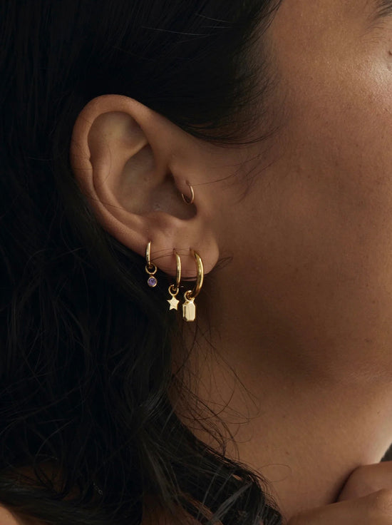 Linda Tahija - Tate Huggie Hoop Earrings - Gold Plated