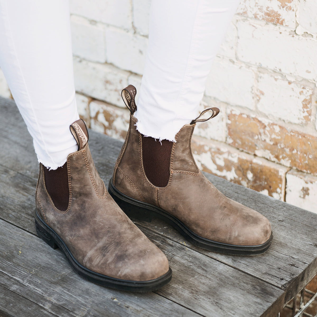 Blundstone 1306 Unisex Chelsea Dress Boot Rustic Brown