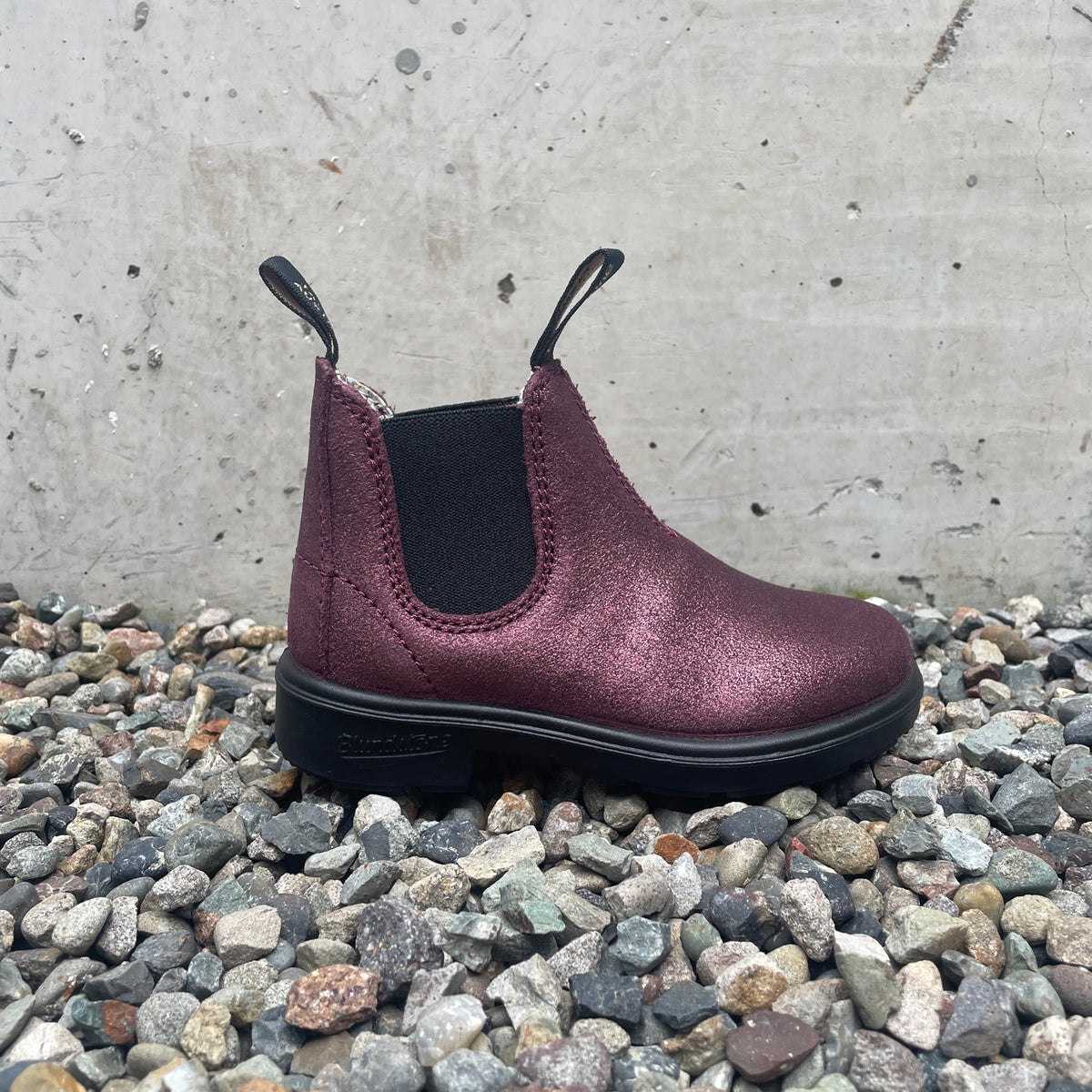 Blundstone store boots pink