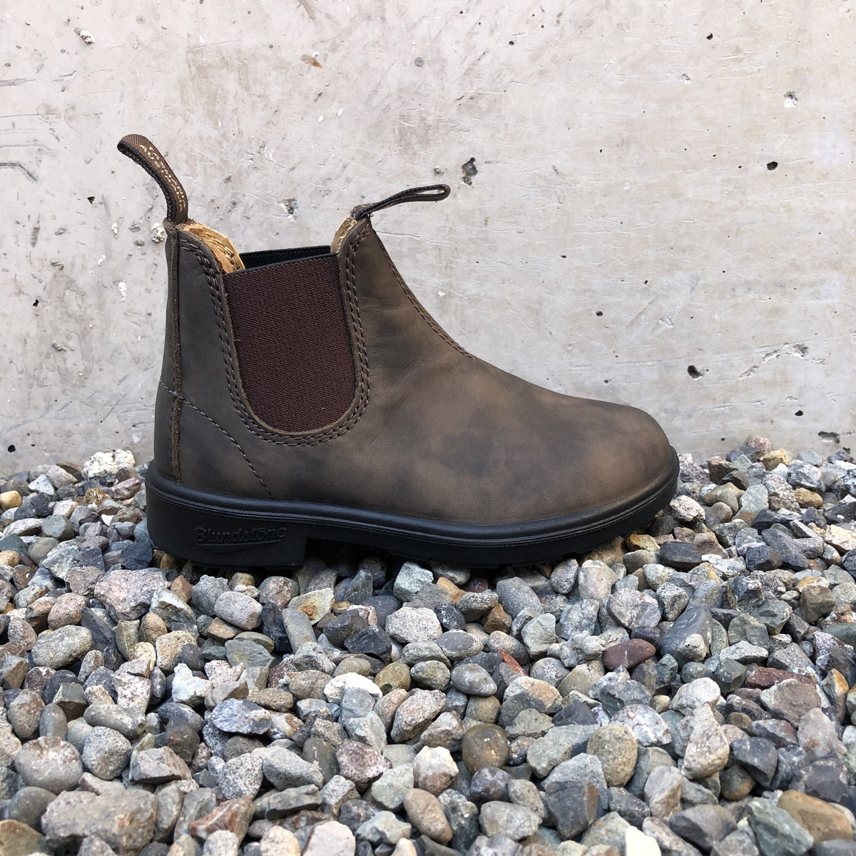 Blundstone 565 Kids Chelsea Boot Rustic Brown Abicus