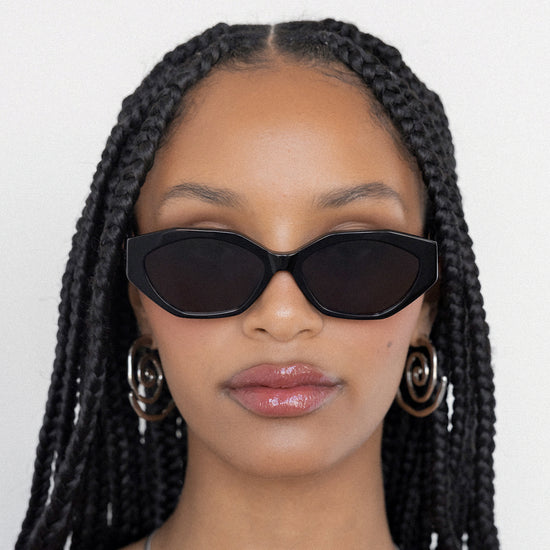 Lu Goldie - Eliana Sunglasses - Black