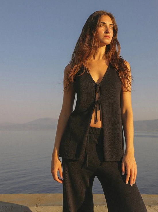 Arcaa Movement - Poppy Longline Top - Black