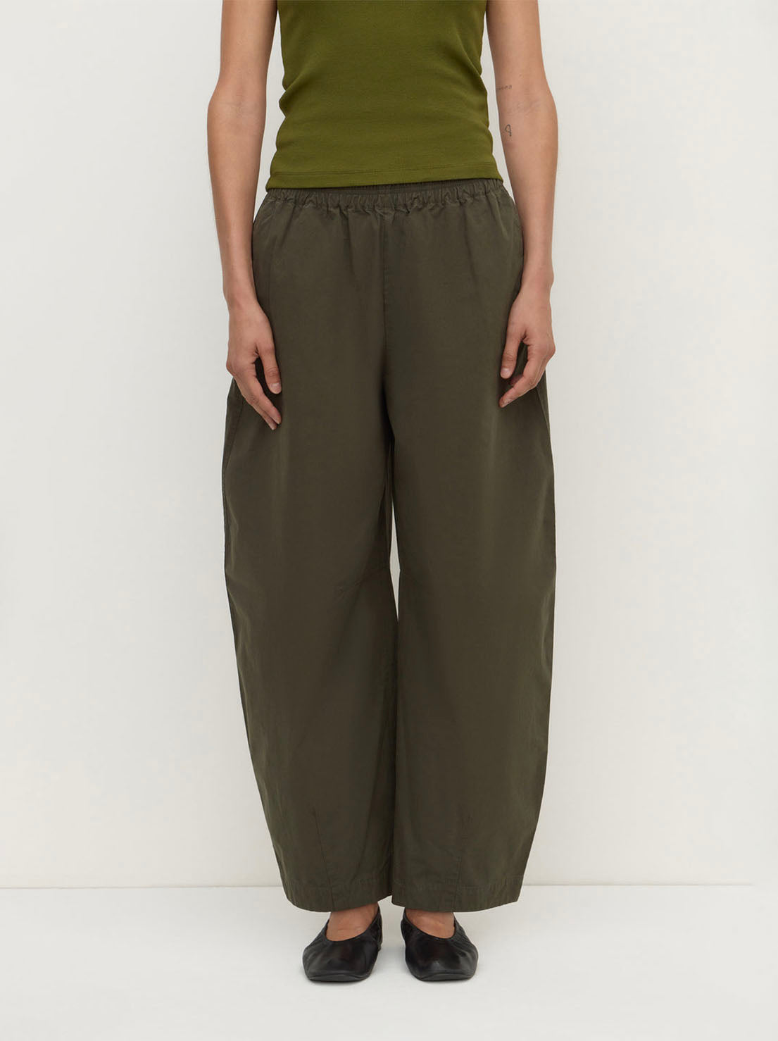 Assembly Label - Lola Barrel Pant - Dark Military