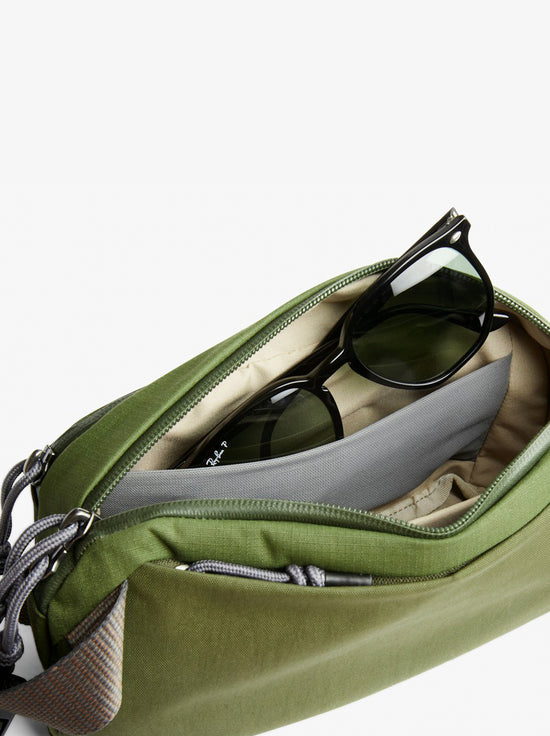 Bellroy - Venture Ready Sling 2.5L - Ranger Green