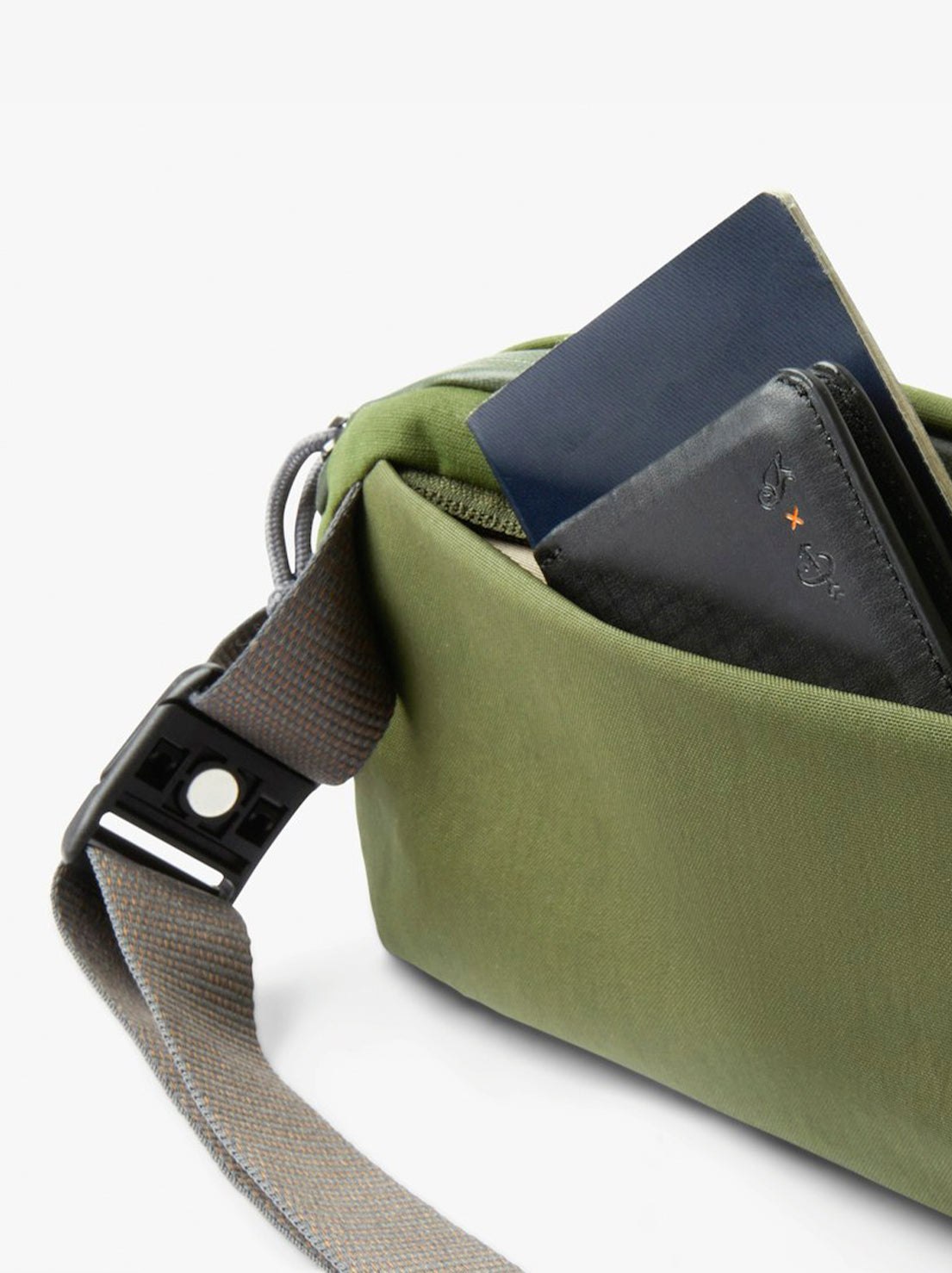 Bellroy - Venture Ready Sling 2.5L - Ranger Green