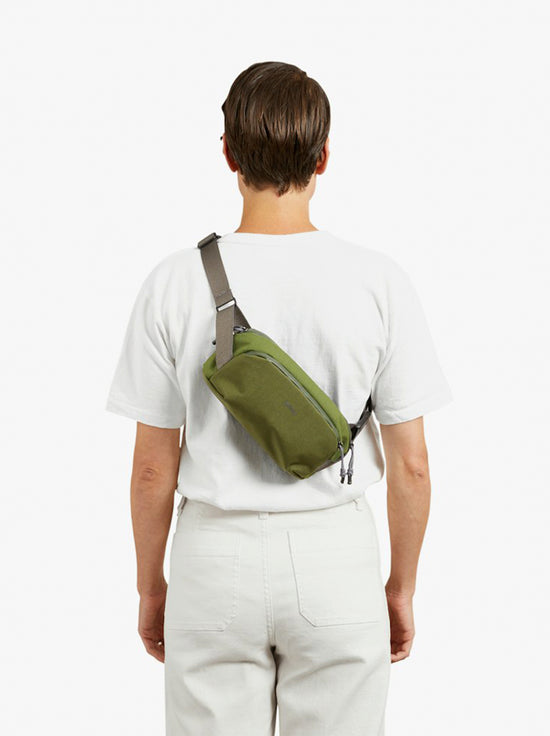 Bellroy - Venture Ready Sling 2.5L - Ranger Green