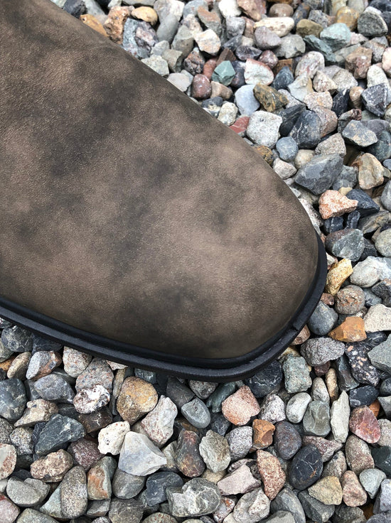 Blundstone - 1306 Unisex Chelsea Dress Boot - Rustic Brown