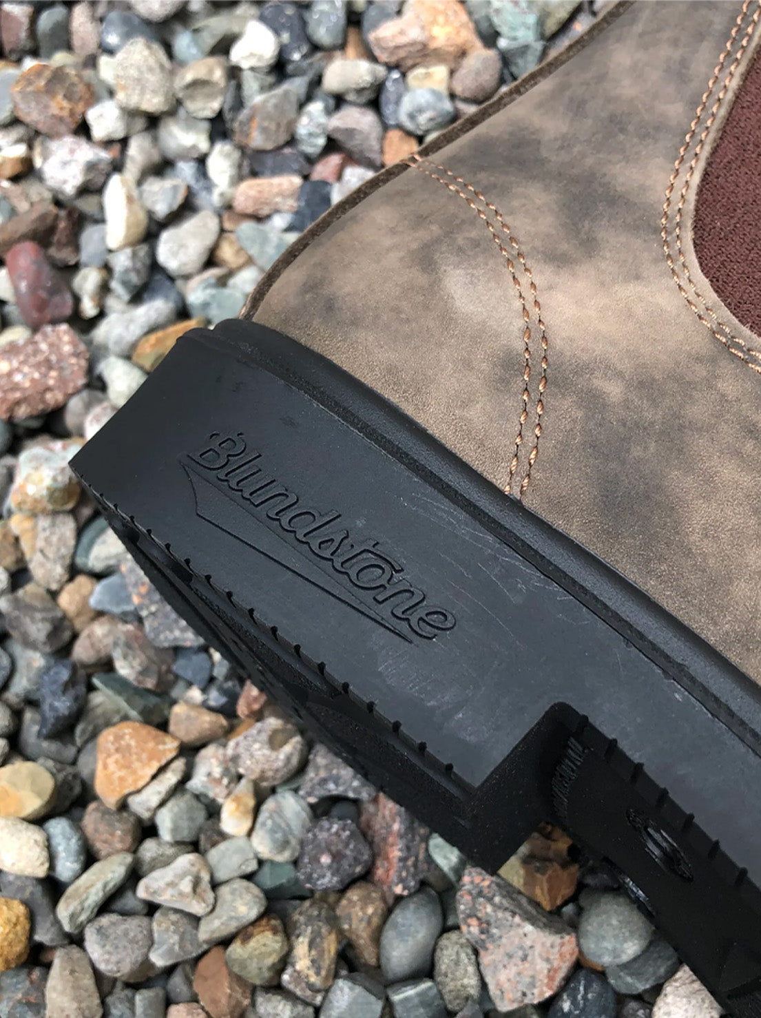 Blundstone - 1306 Unisex Chelsea Dress Boot - Rustic Brown Abicus Blundstone - 1306 Unisex Chelsea Dress Boot - Rustic Brown Abicus