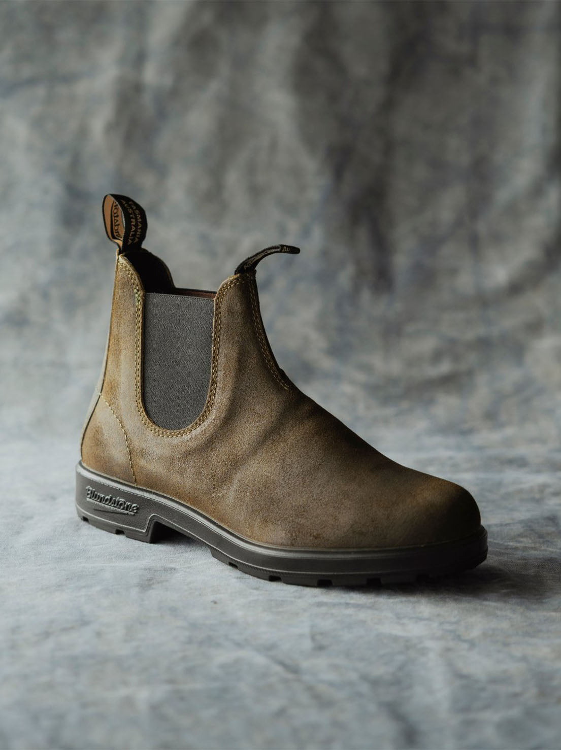 Blundstone - 1615 Unisex Chelsea Boot - Dark Olive Suede