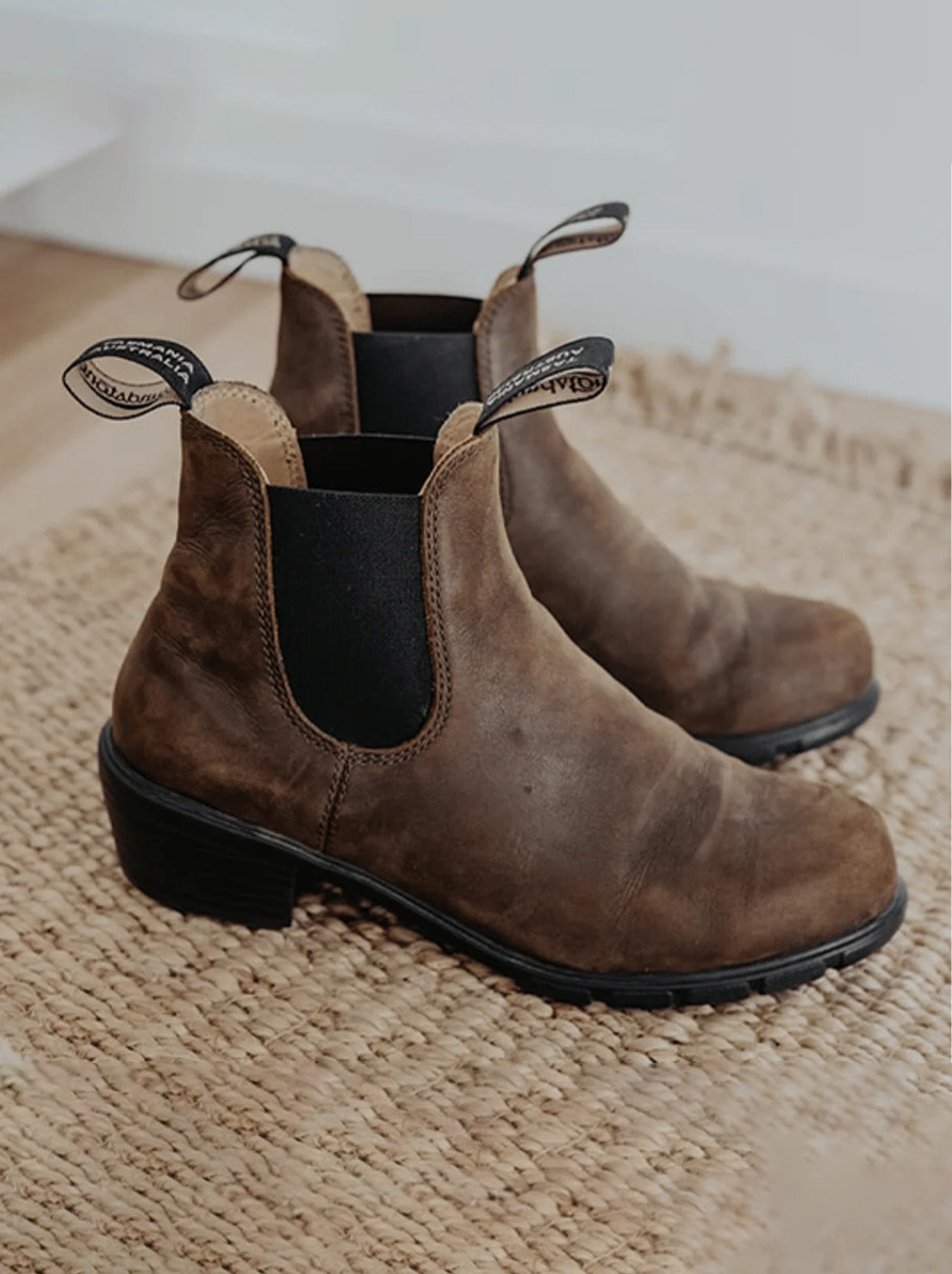 Blundstone - 1673 Womens Heeled Chelsea Boot - Antique Brown