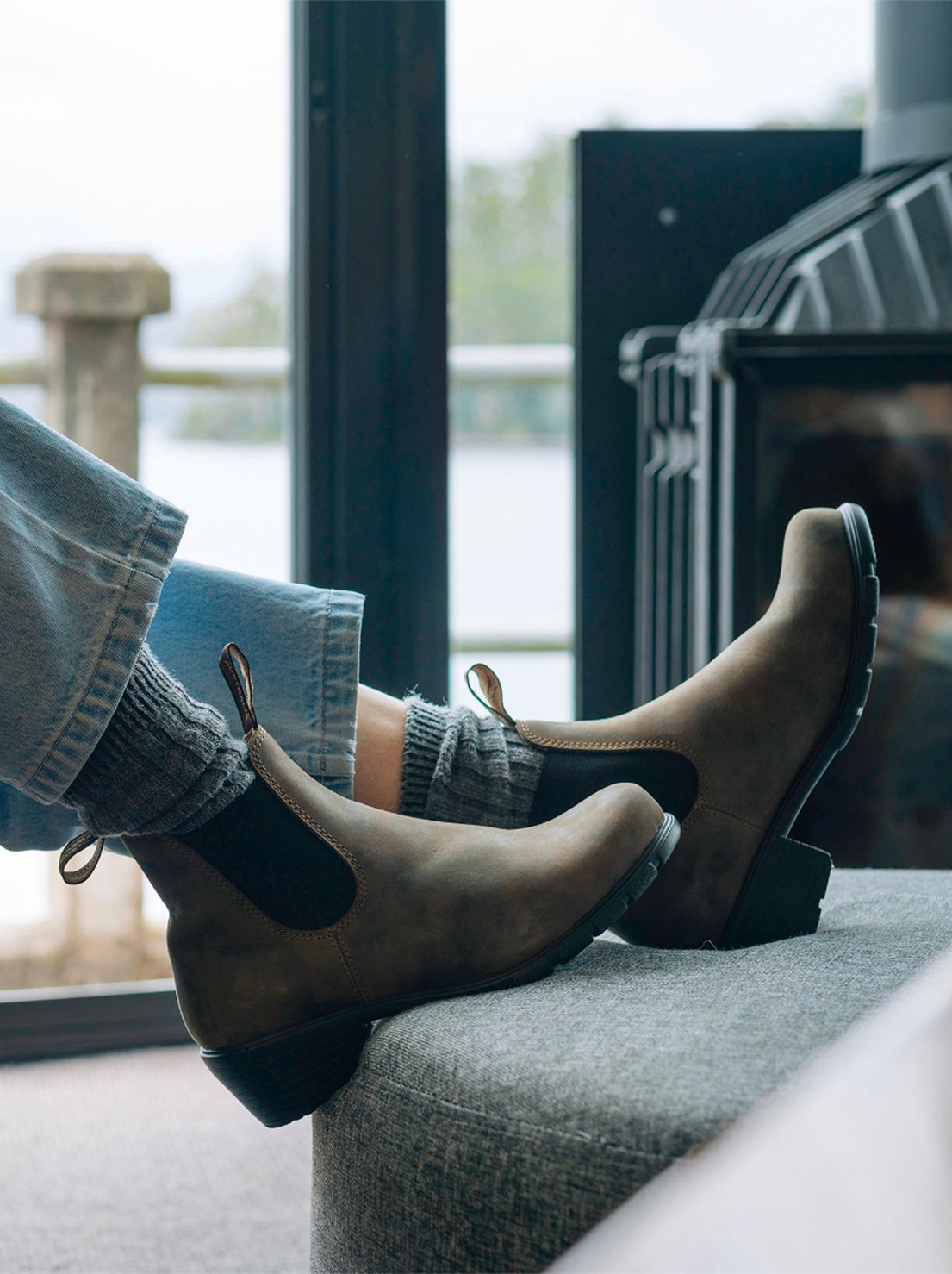 Blundstone - 1677 Women's Heeled Chelsea Boot - Rustic Brown – Abicus