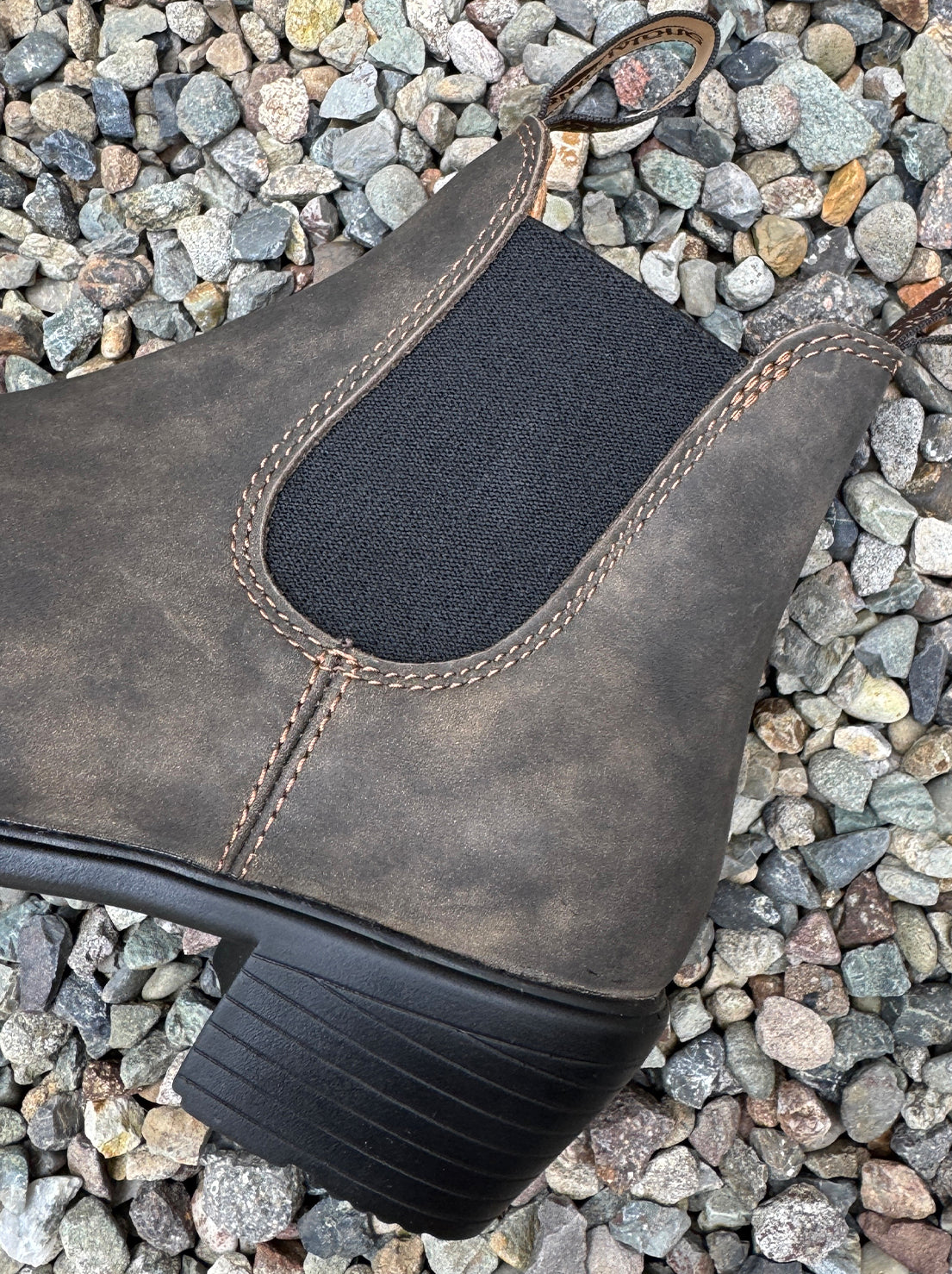 Blundstone - 1677 Womens Heeled Chelsea Boot - Rustic Brown