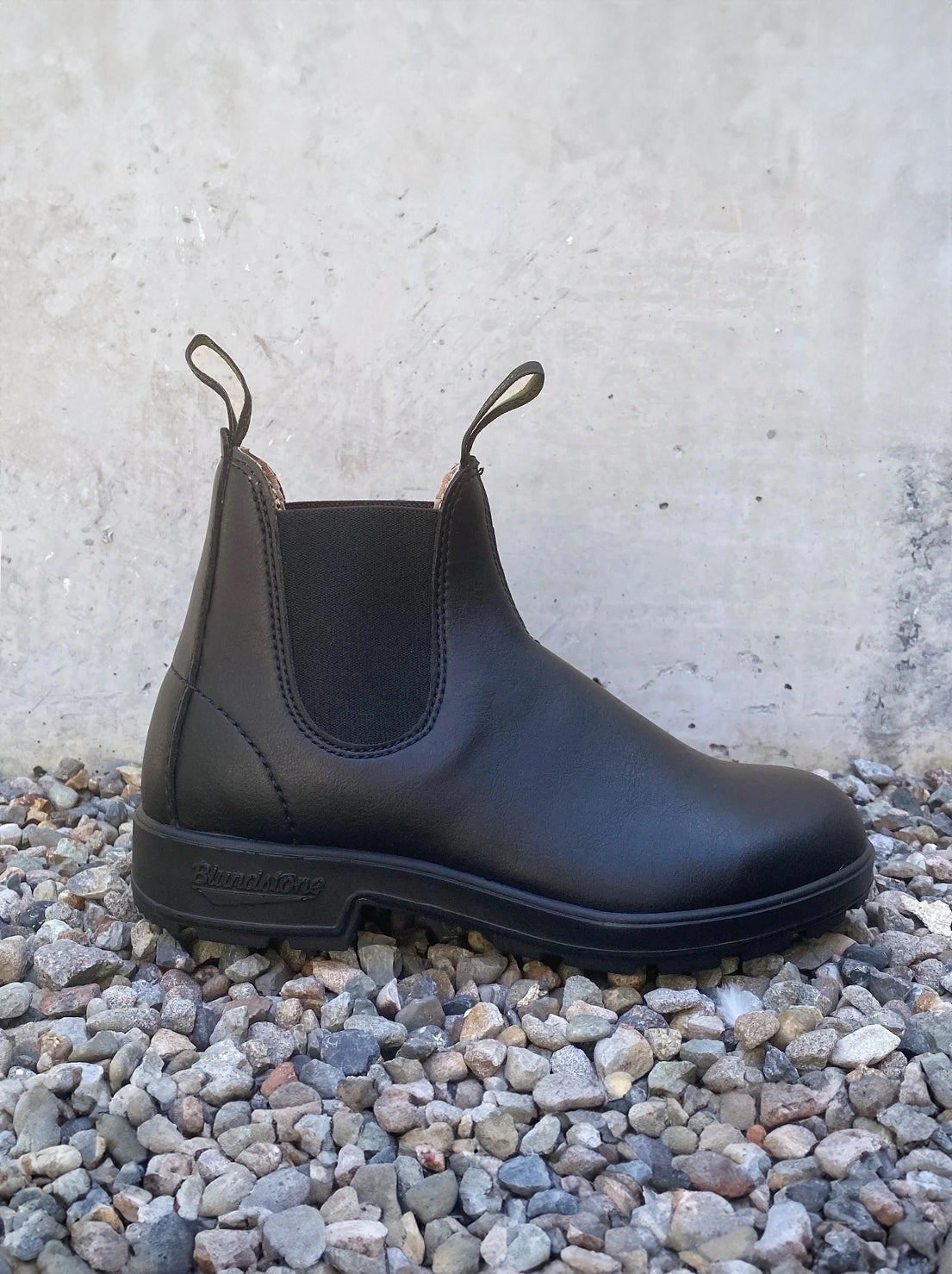 Blundstone - 2115 Unisex Vegan Chelsea Boot - Black