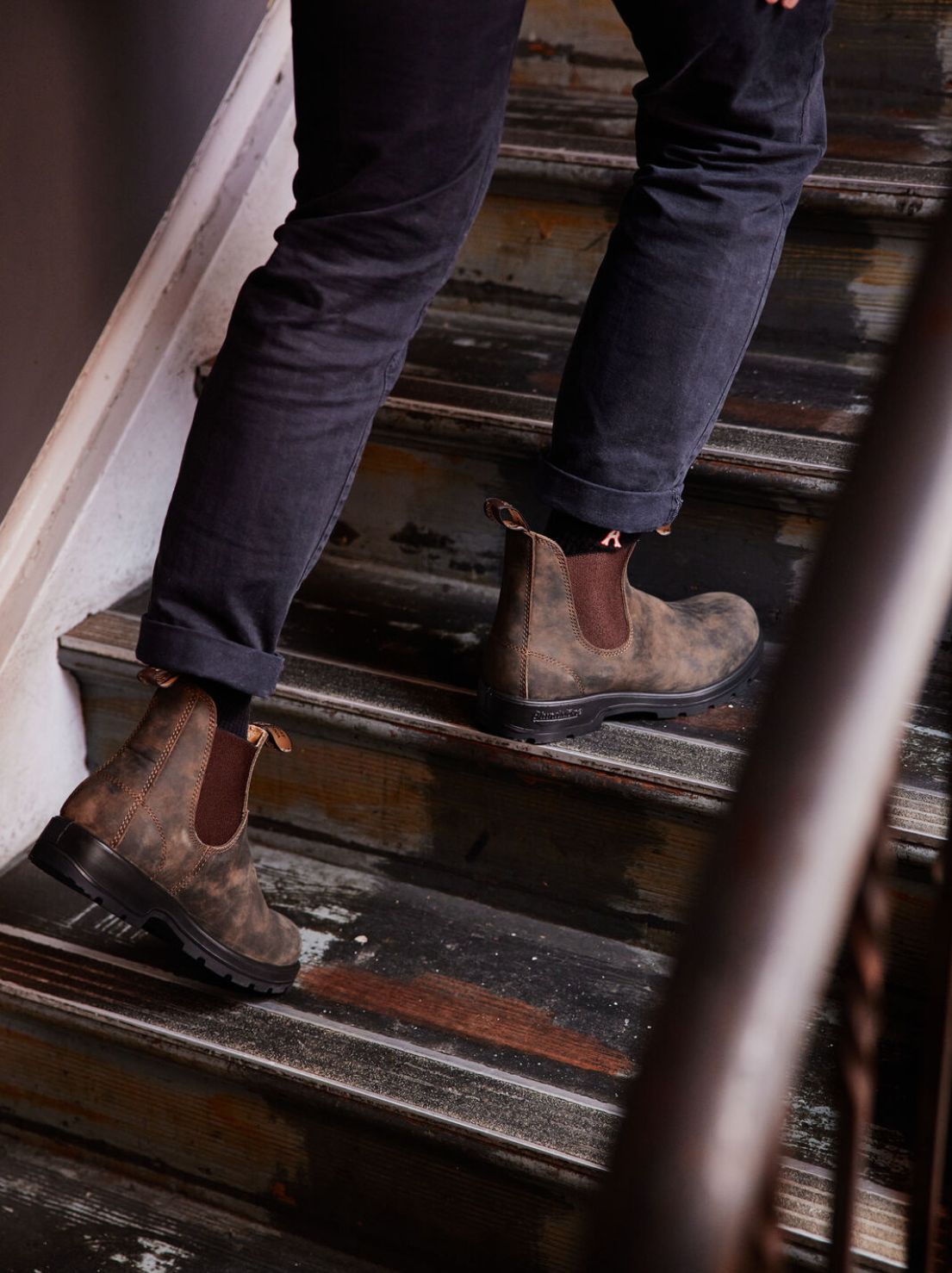 Blundstone - 585 Unisex Chelsea Boot - Rustic Brown