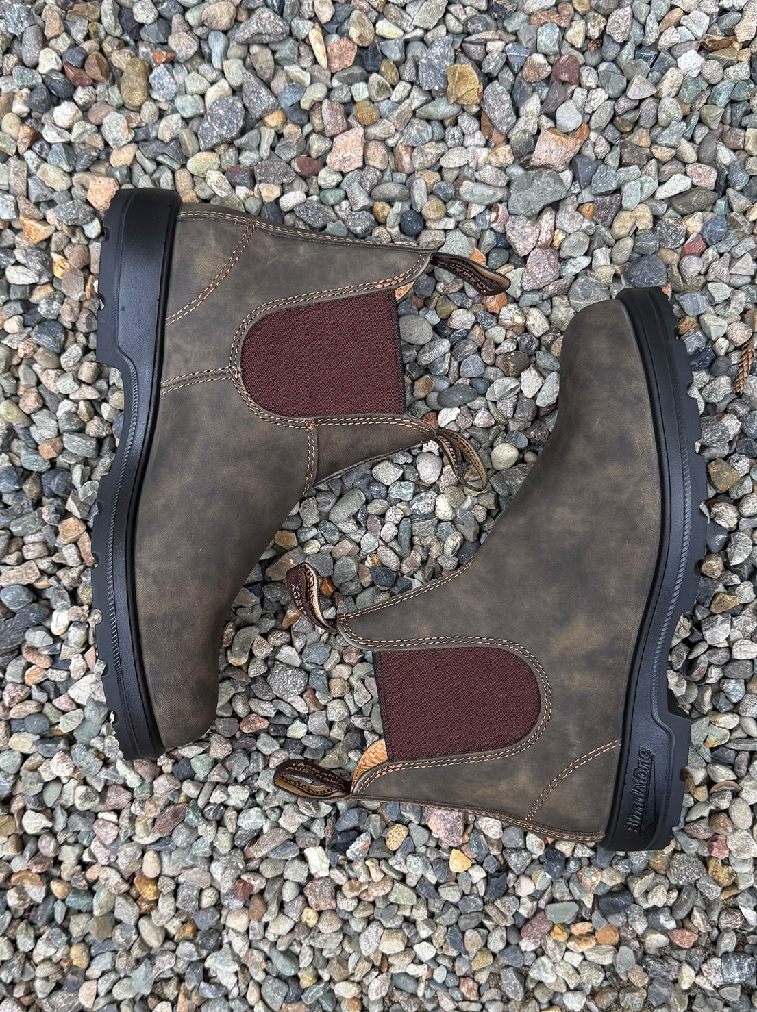 Blundstone - 585 Unisex Chelsea Boot - Rustic Brown