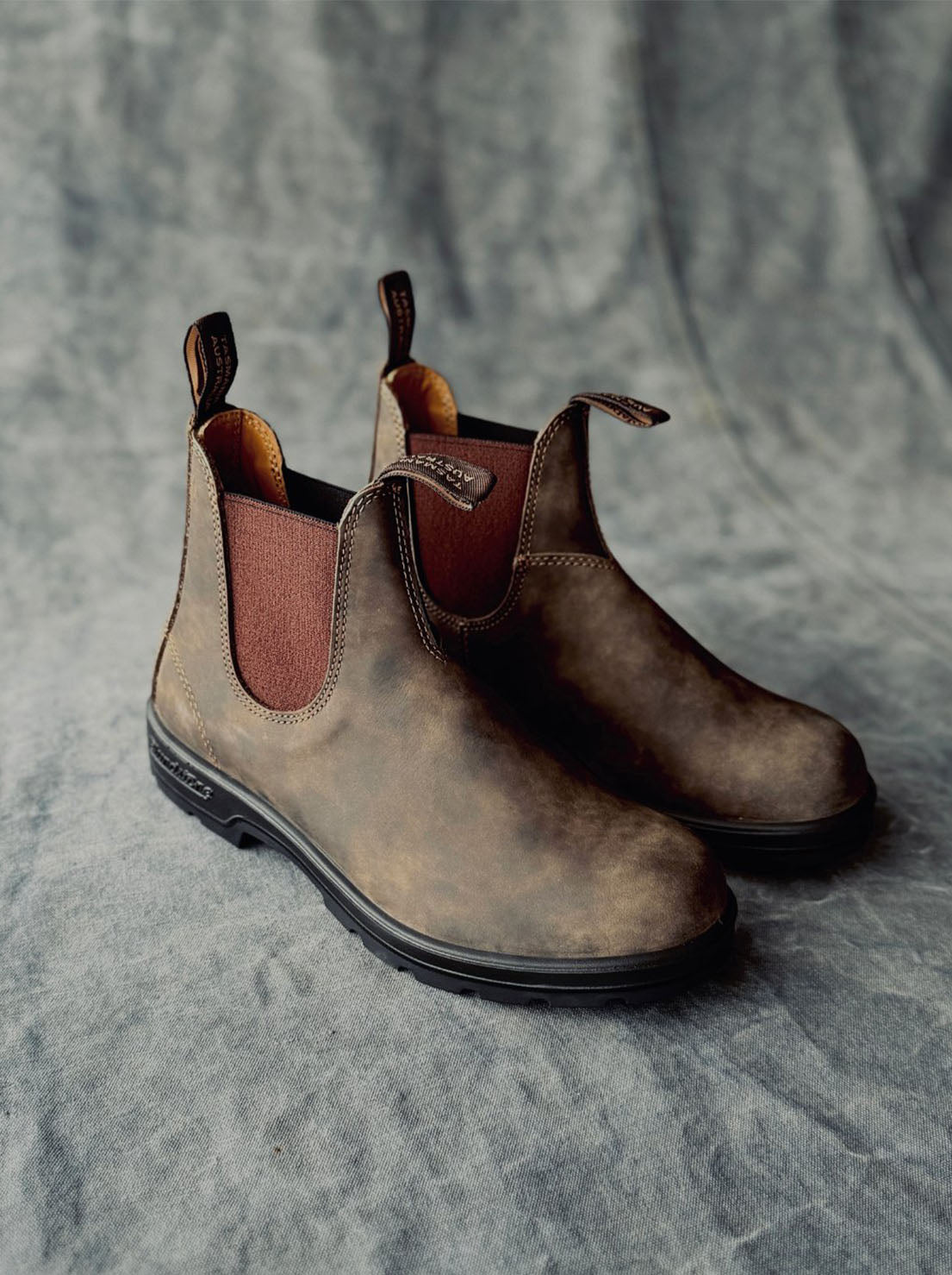 Blundstone - 585 Unisex Chelsea Boot - Rustic Brown