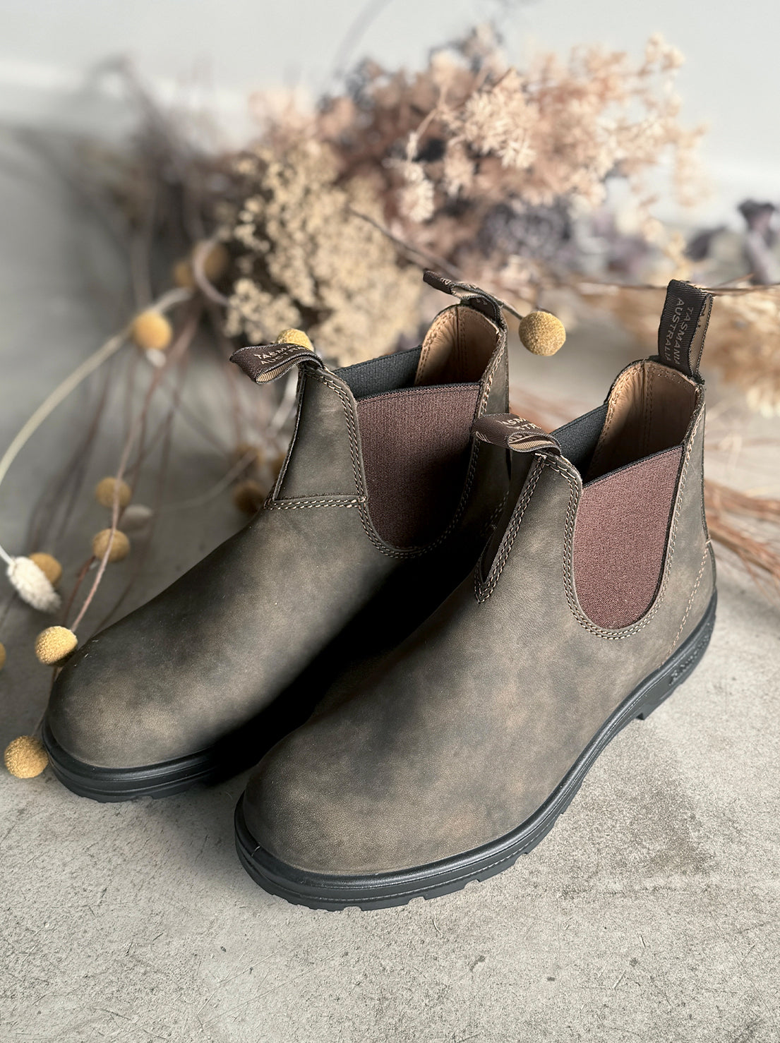 Blundstone - 585 Unisex Chelsea Boot - Rustic Brown