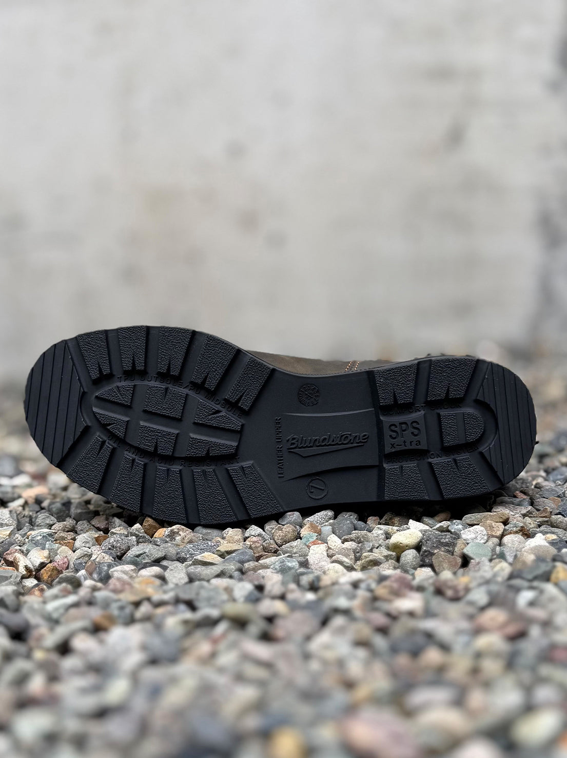 Blundstone - 585 Unisex Chelsea Boot - Rustic Brown