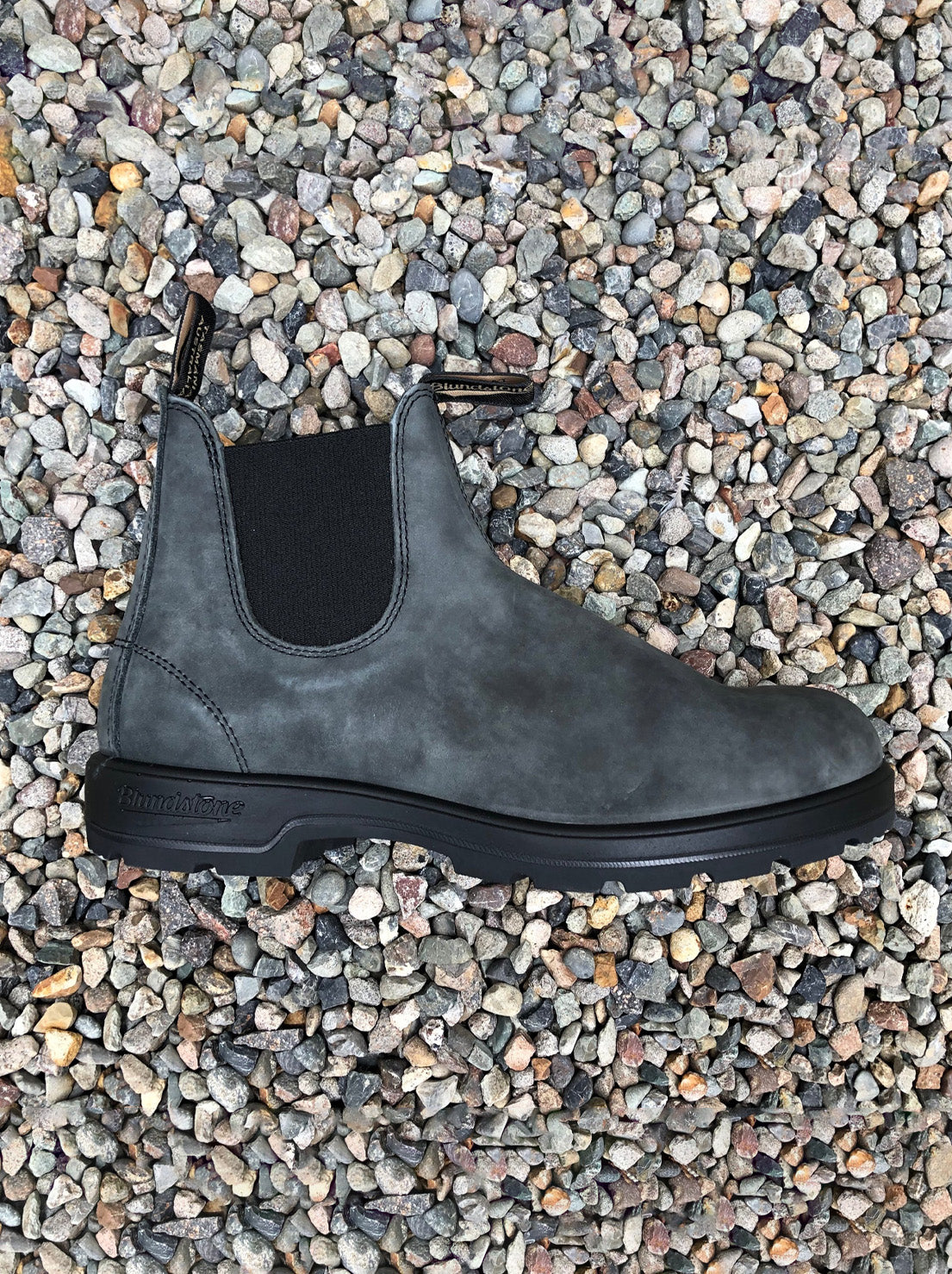 Blundstone - 587 Unisex Chelsea Boot - Rustic Black
