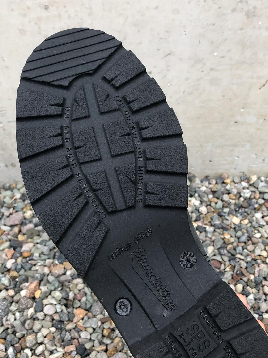 Blundstone - 587 Unisex Chelsea Boot - Rustic Black