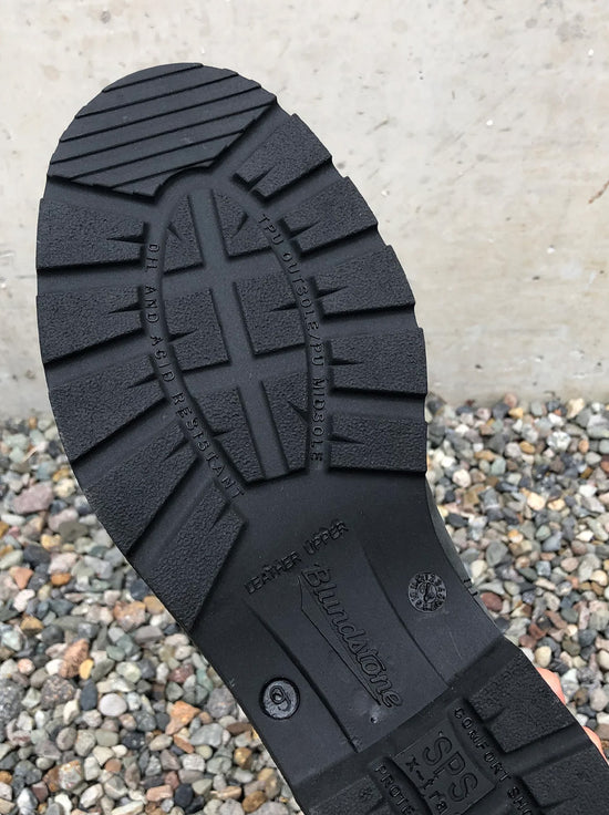 Blundstone - 587 Unisex Chelsea Boot - Rustic Black