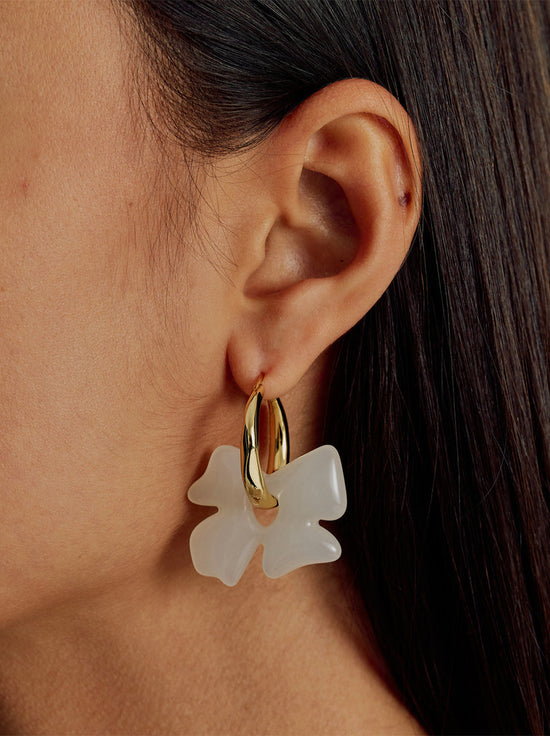 Brie Leon - Glass Flower Earrings - Clear/ Gold
