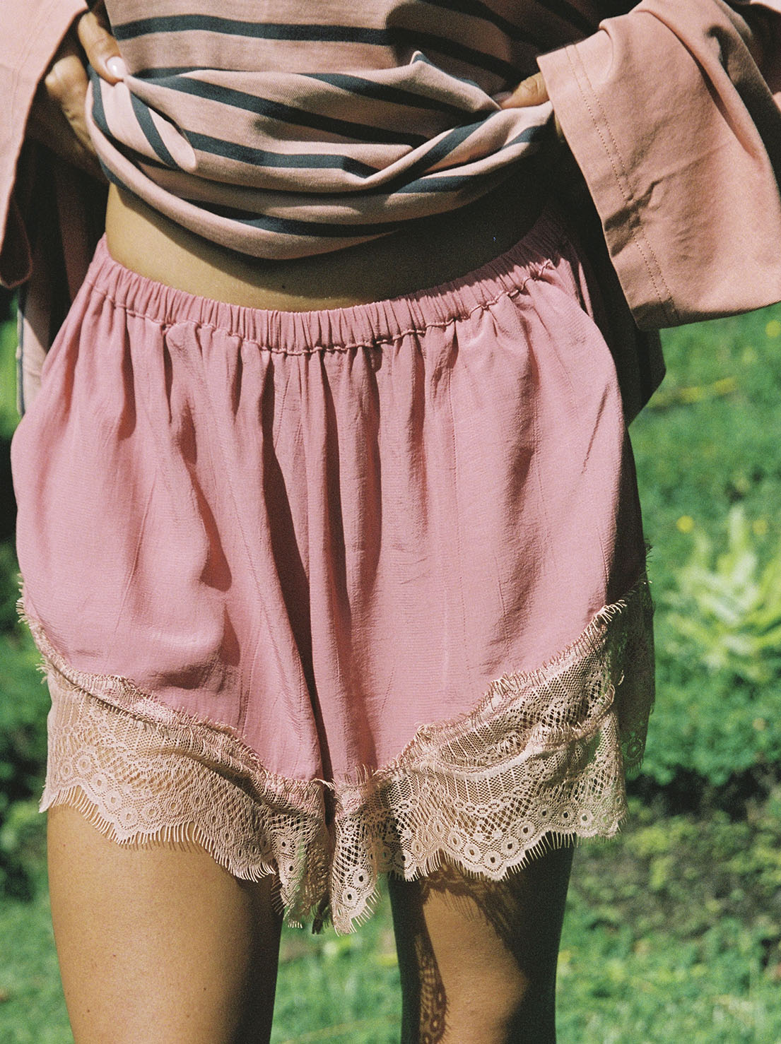 Ciao Ciao Vacation - Unwind Lace Trim Shorts