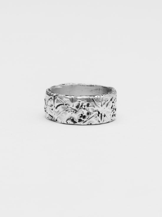 Curtis 925 - Swans Band - Sterling Silver