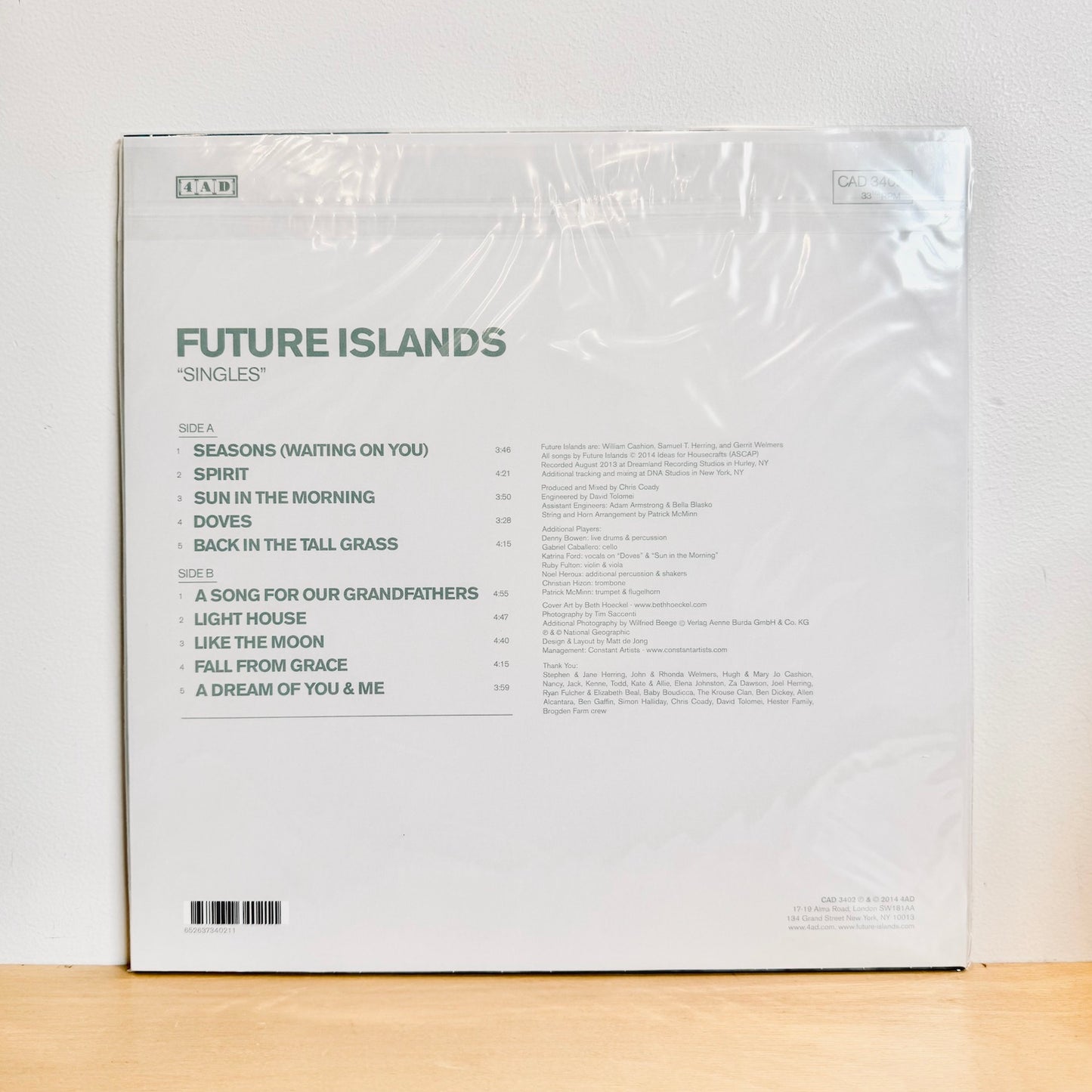 Future Islands - Singles. LP