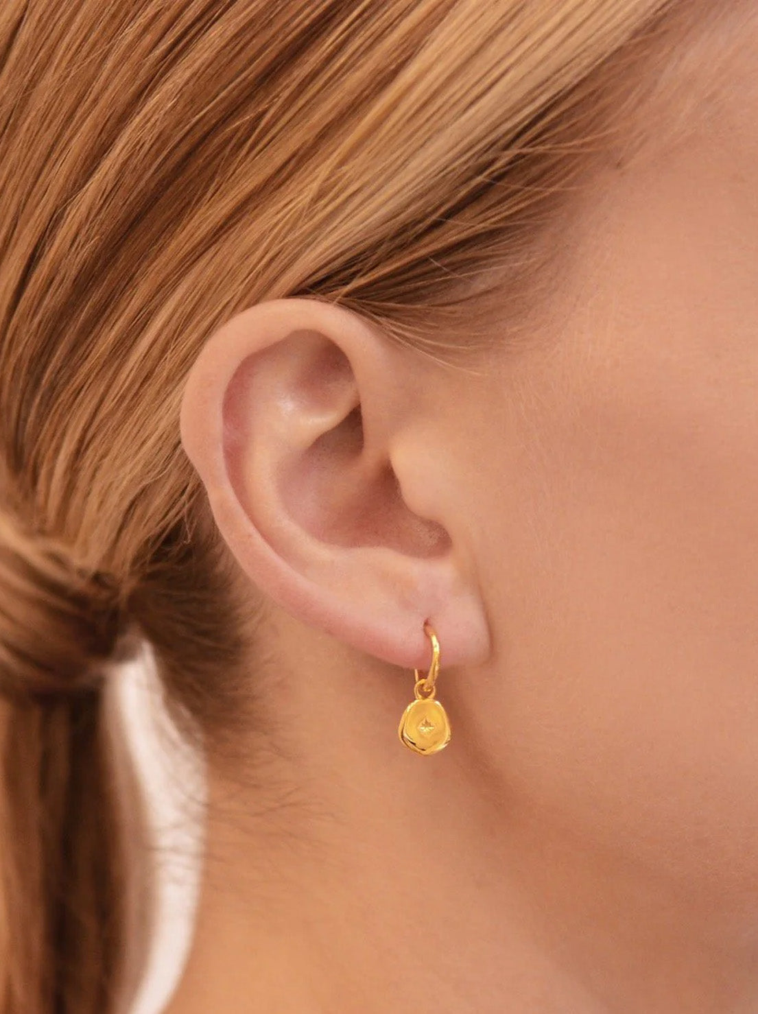 Linda Tahija - Vega Hoop Earrings - Gold Plated