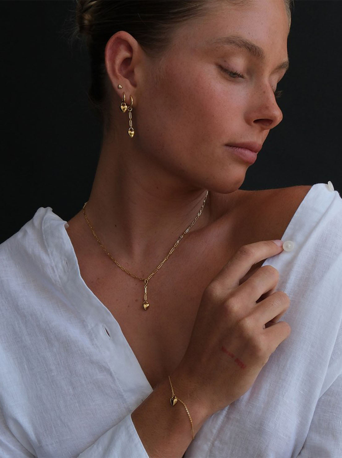Linda Tahija - Amore Chain Huggie Earrings - 18k Gold Vermeil