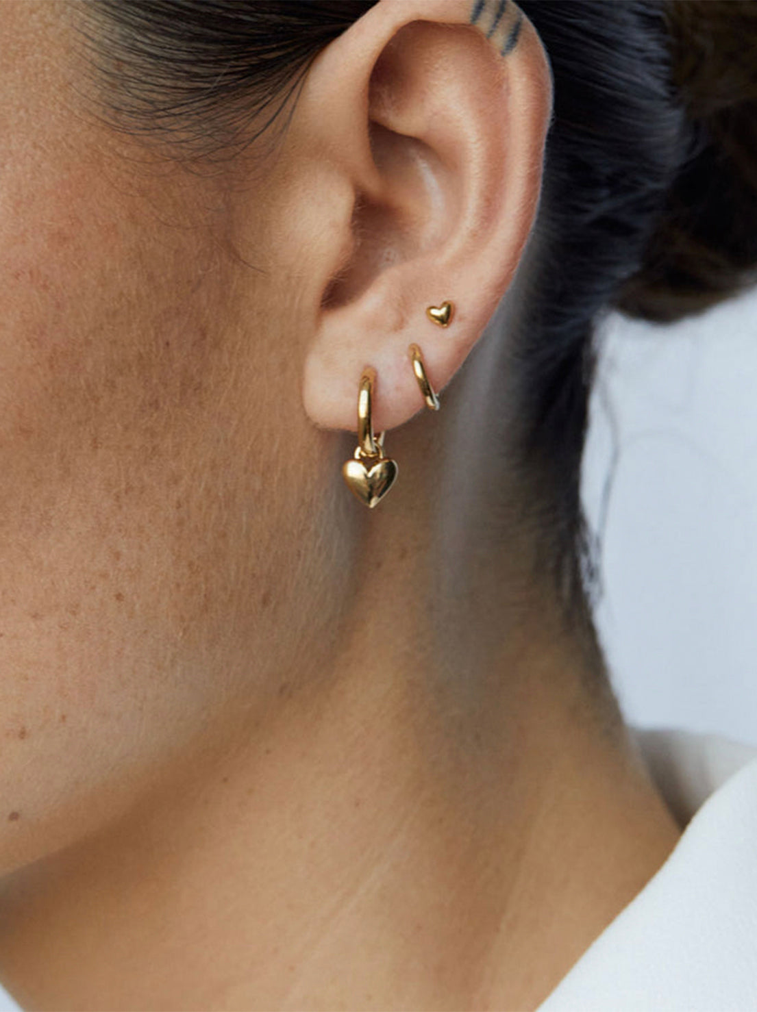 Linda Tahija - Amore Classic Huggie Earrings - Gold Plated