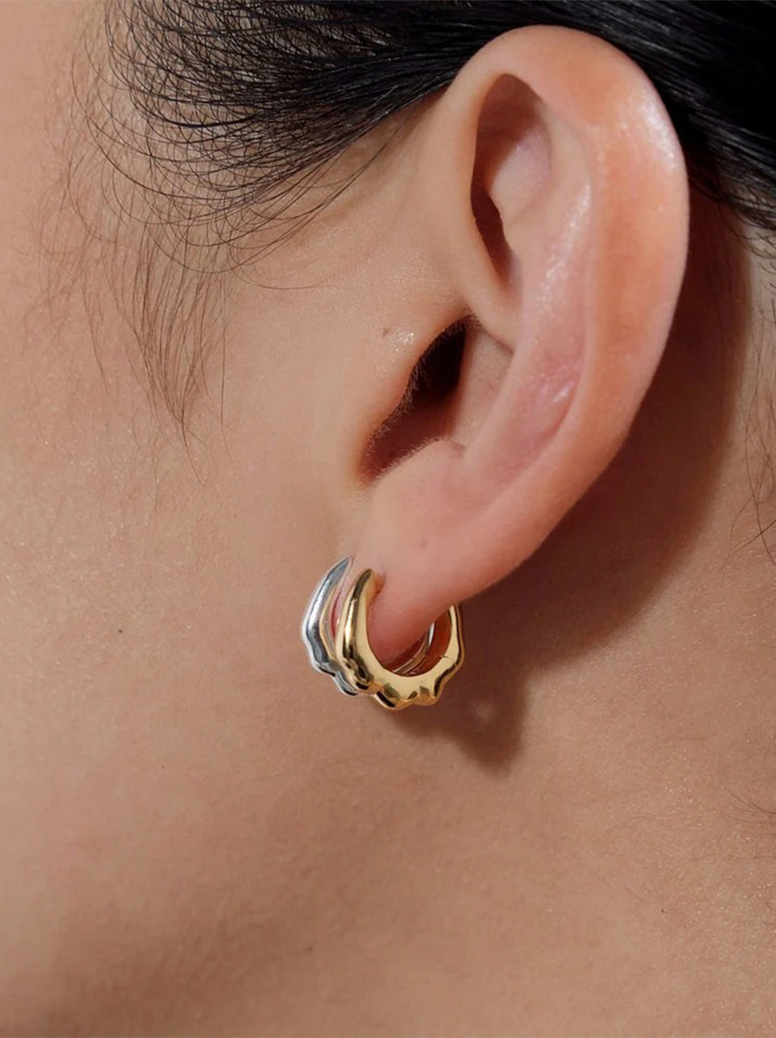 Linda Tahija - Apex Huggie Hoop Earrings - Gold Plated