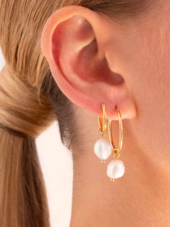 Linda Tahija - Baroque Pearl Basic Hoop Earrings - Gold Plated
