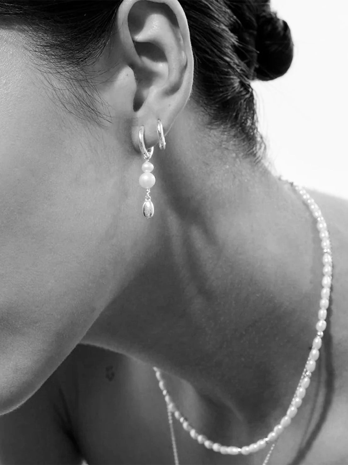 Linda Tahija - Brook Pearl Huggie Earrings - 18k Gold Vermeil