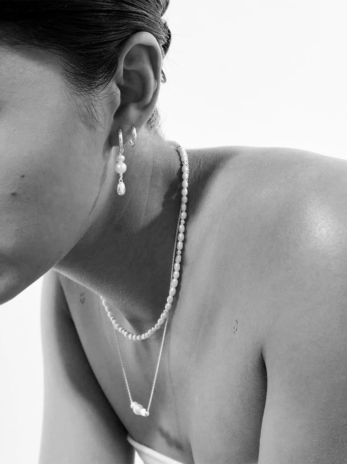 Linda Tahija - Brook Pearl Huggie Earrings - 18k Gold Vermeil