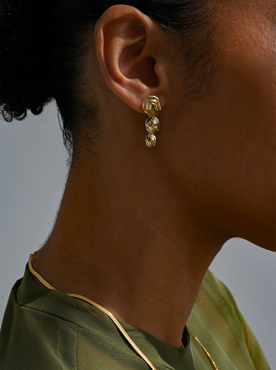 Linda Tahija - Contour Drop Earrings - Gold Plated
