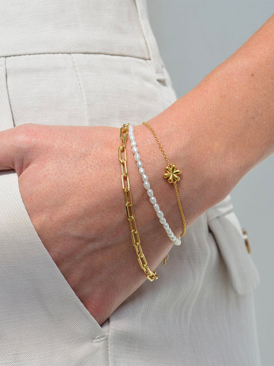 Load image into Gallery viewer, Linda Tahija - Daisy Bracelet - Gold Plated
