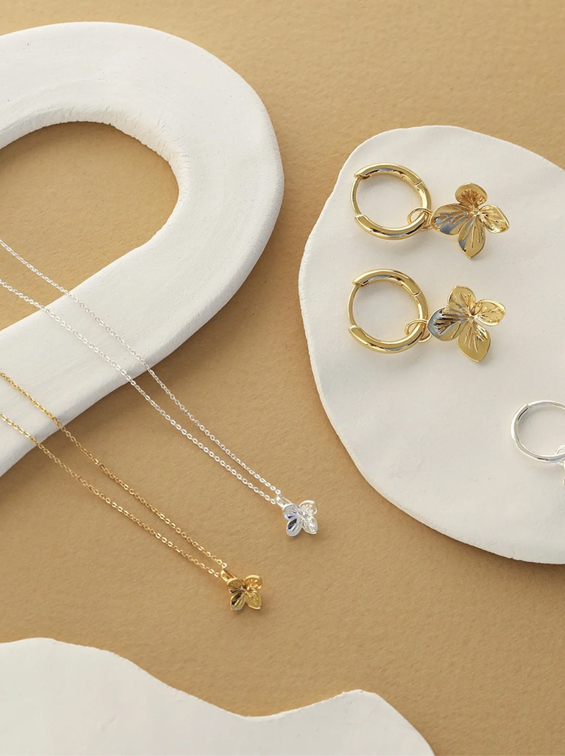 Linda Tahija - Hydrangea Necklace - 18k Gold Vermeil