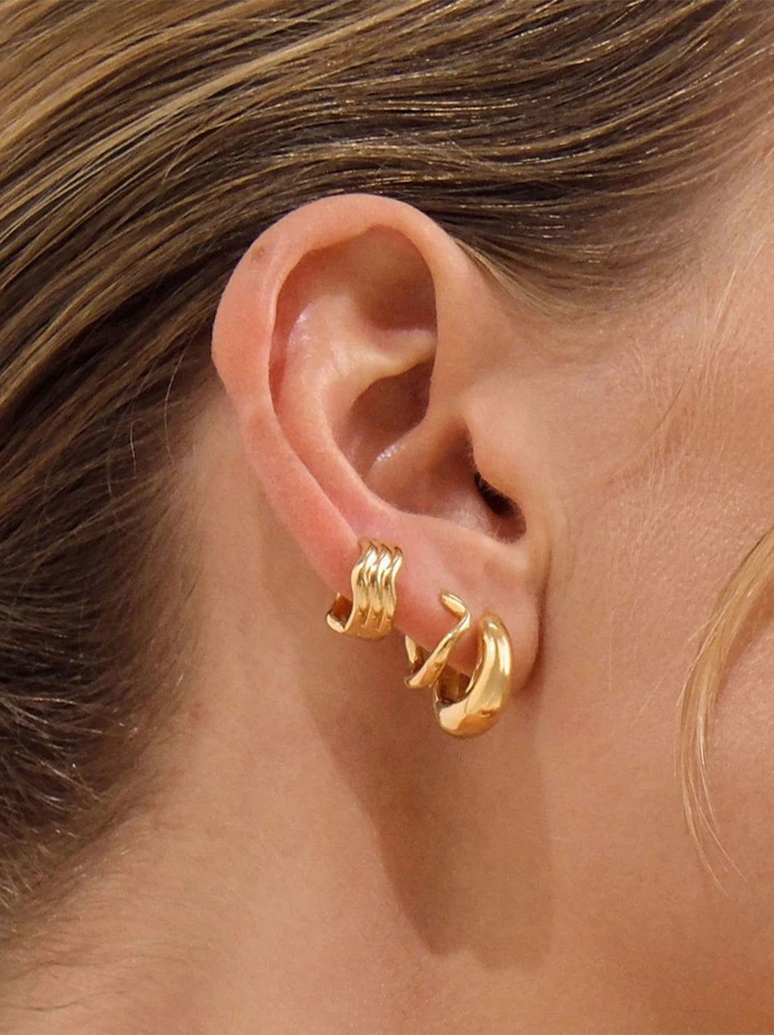 Linda Tahija - Mini Cascade Huggie Earrings - Gold Plated