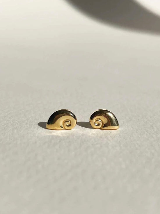 Linda Tahija - Nautilus Stud Earrings - Gold Plated