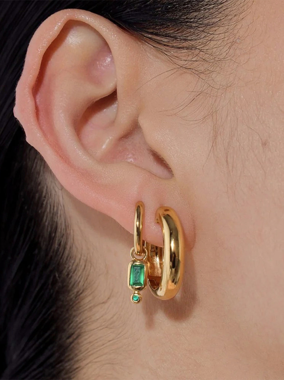 Linda Tahija - Raya Huggie Earrings - Green Onyx - Gold Plated