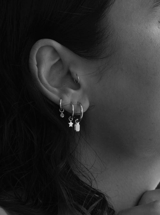 Linda Tahija - Tate Huggie Hoop Earrings - Sterling Silver