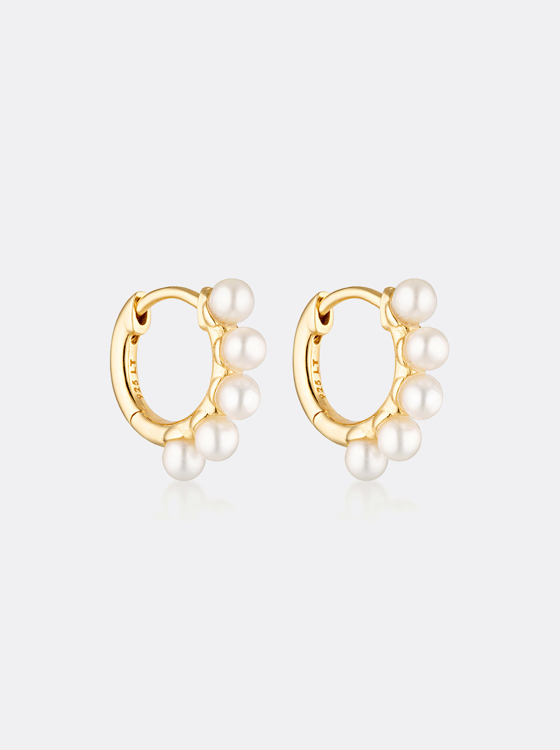 Linda Tahija - Wake Pearl Huggie Earrings - Gold Plated