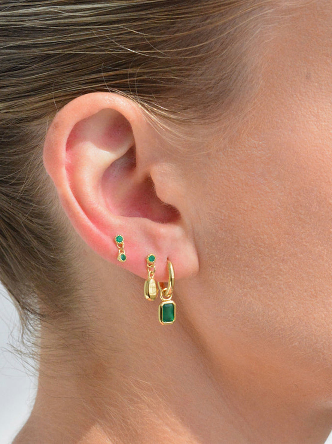 Linda Tahija - Gemme Huggie Earrings - Gold Plated - Green Onyx