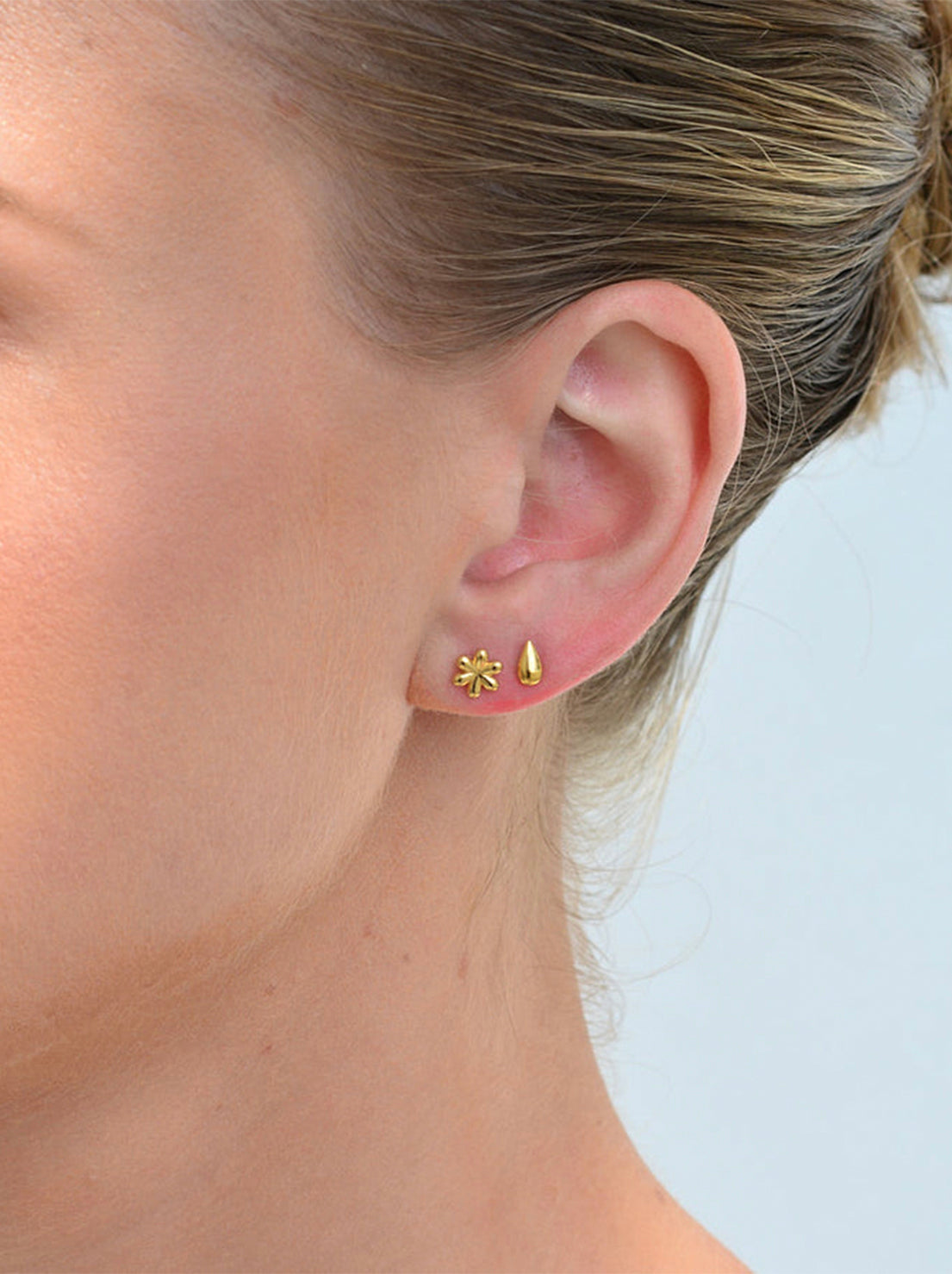 Linda Tahija - Petal Stud Earrings - Gold Plated