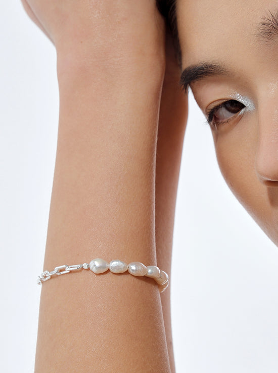 Linda Tahija - Paperclip Baroque Pearl Bracelet - Sterling Silver