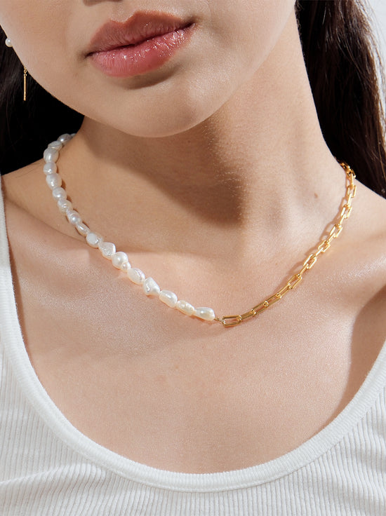 Linda Tahija - Paperclip Baroque Pearl Necklace - Gold Plated