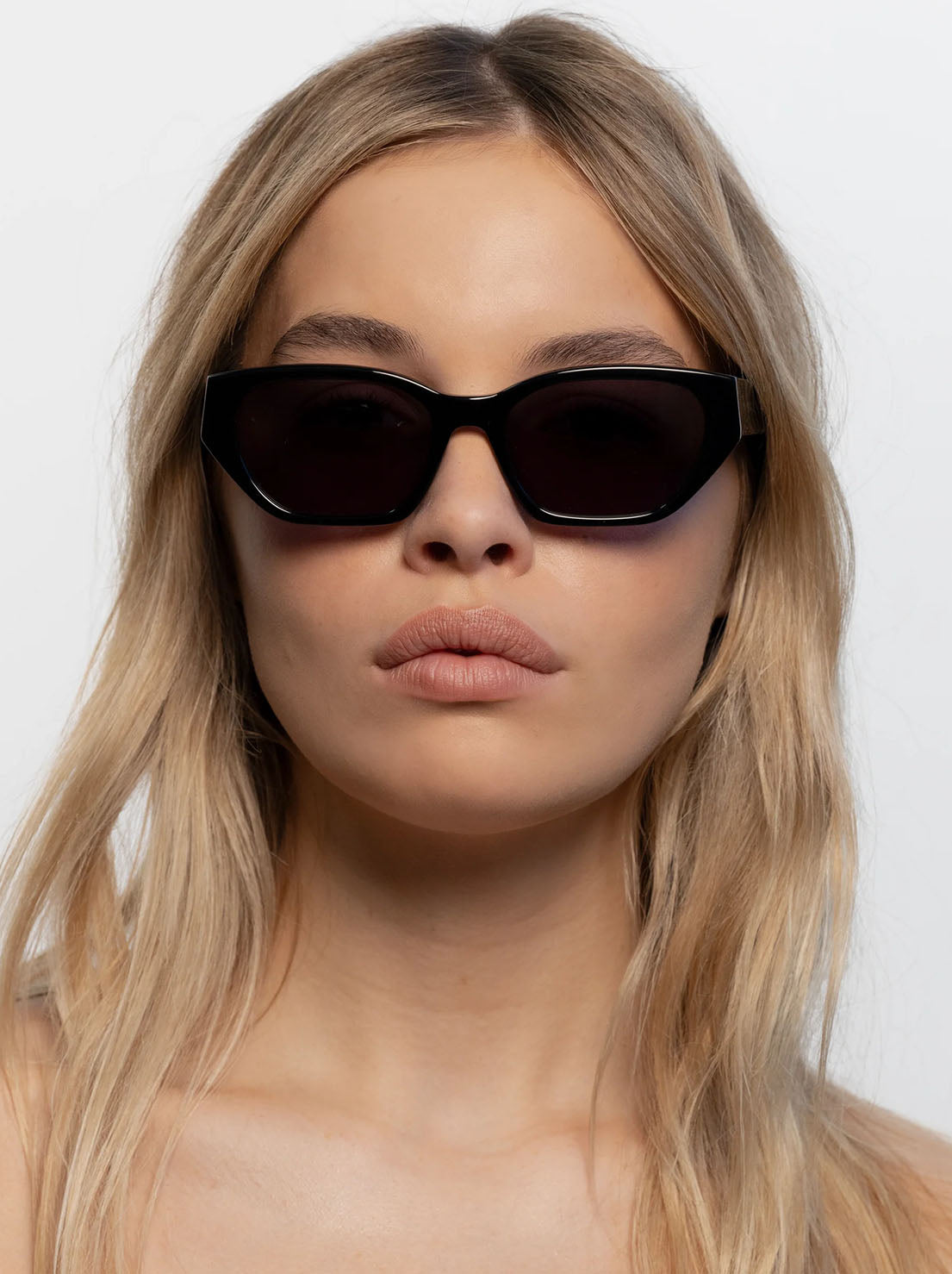 Lu Goldie - Esmé Sunglasses - Black